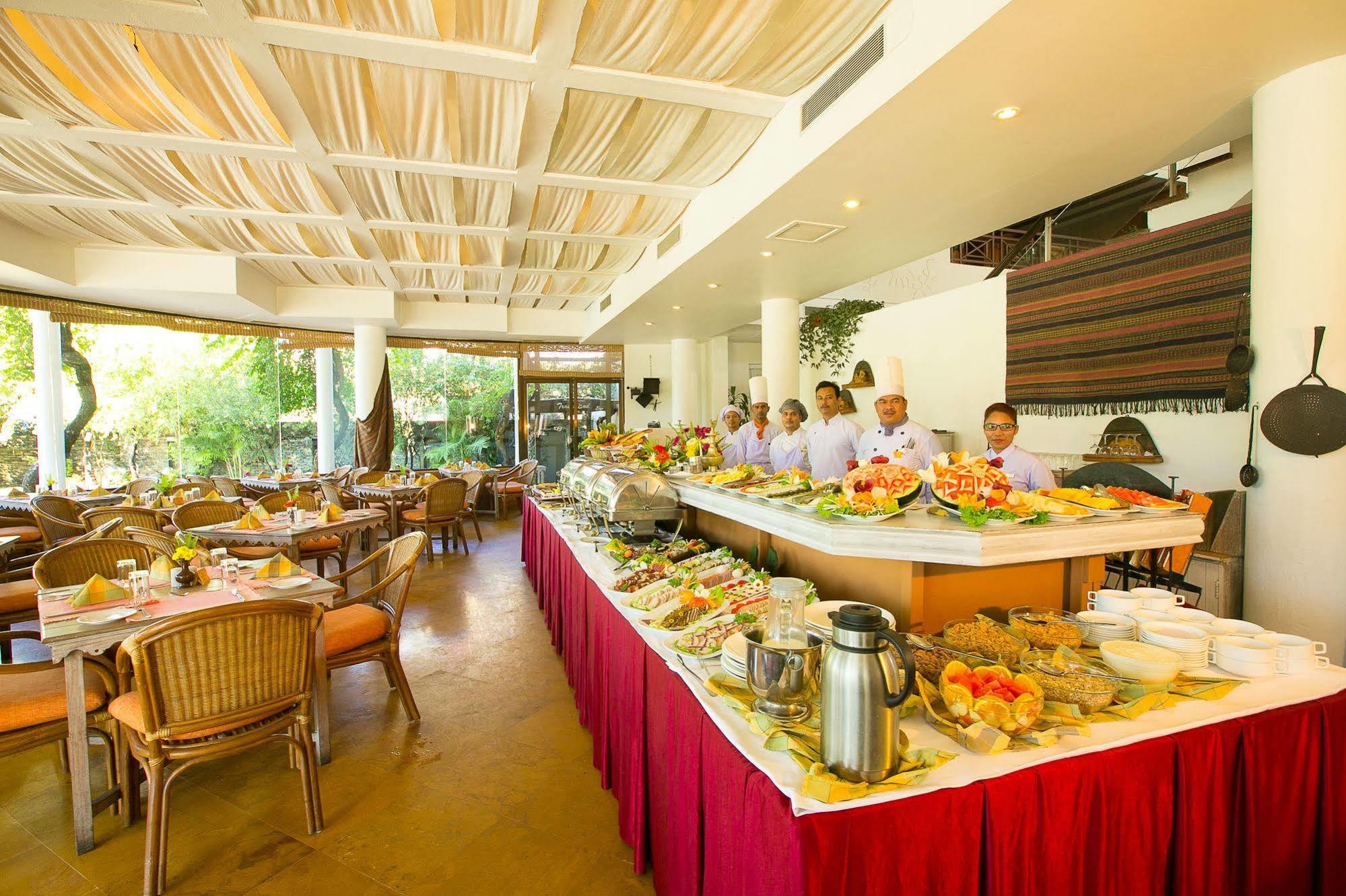 Shangri-La Village Resort, Pokhara Luaran gambar